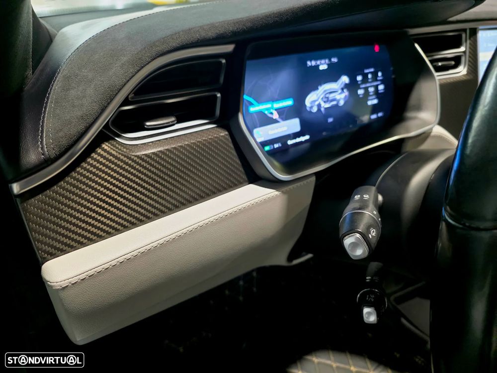 Tesla Model S 85 - 18