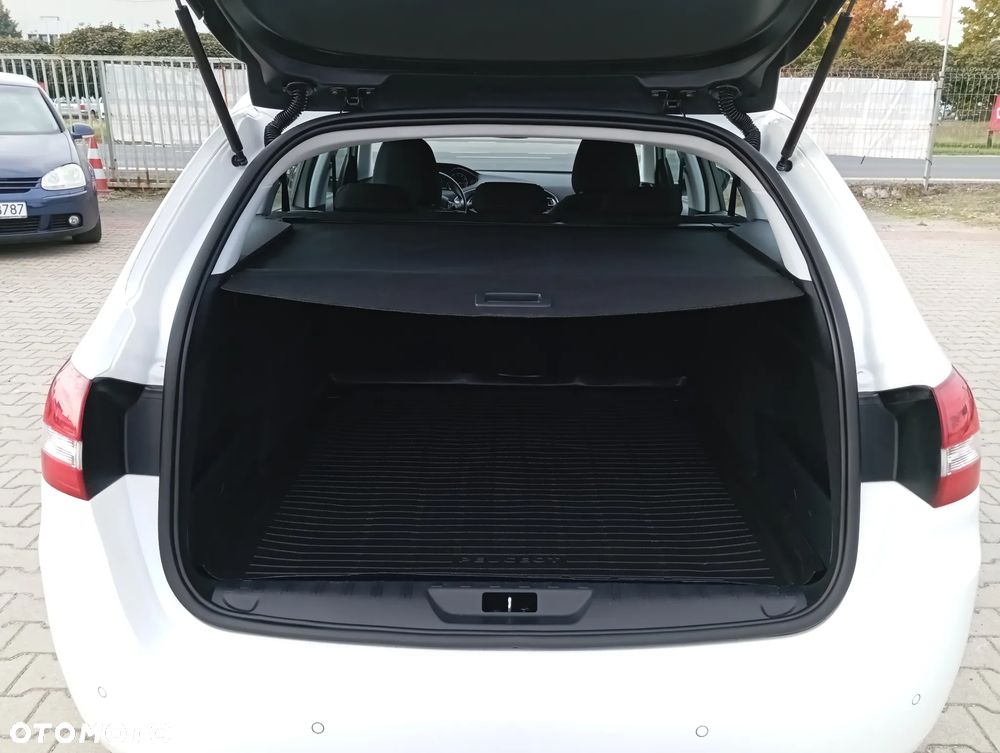 Peugeot 308 1.2 PureTech Allure S&S - 18