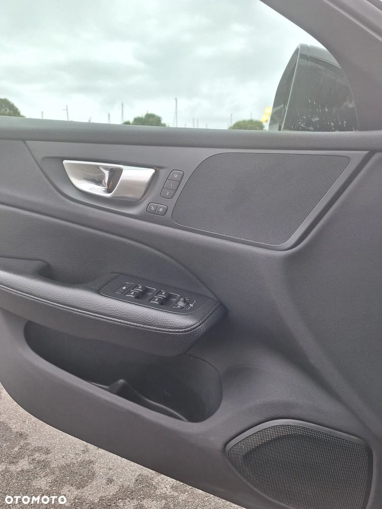 Volvo V60 T8 AWD Plug-In Hybrid Inscription - 21
