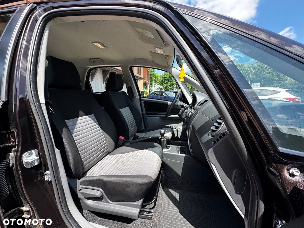 Suzuki SX4 1.6 Premium - 23