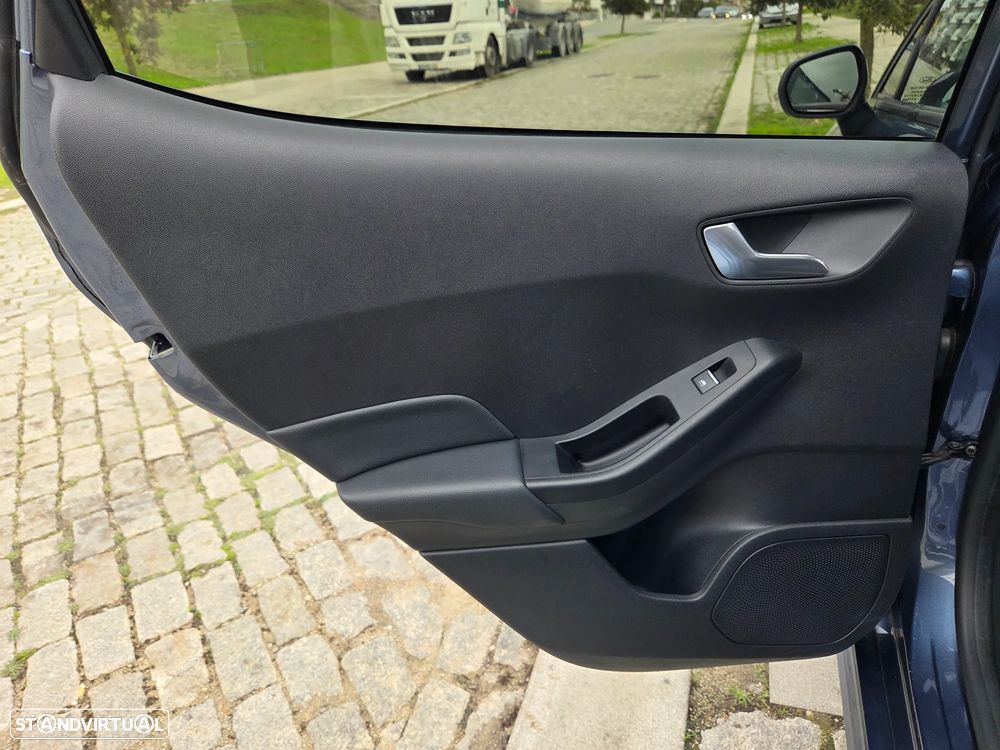 Ford Fiesta 1.0 EcoBoost MHEV ST-Line - 42