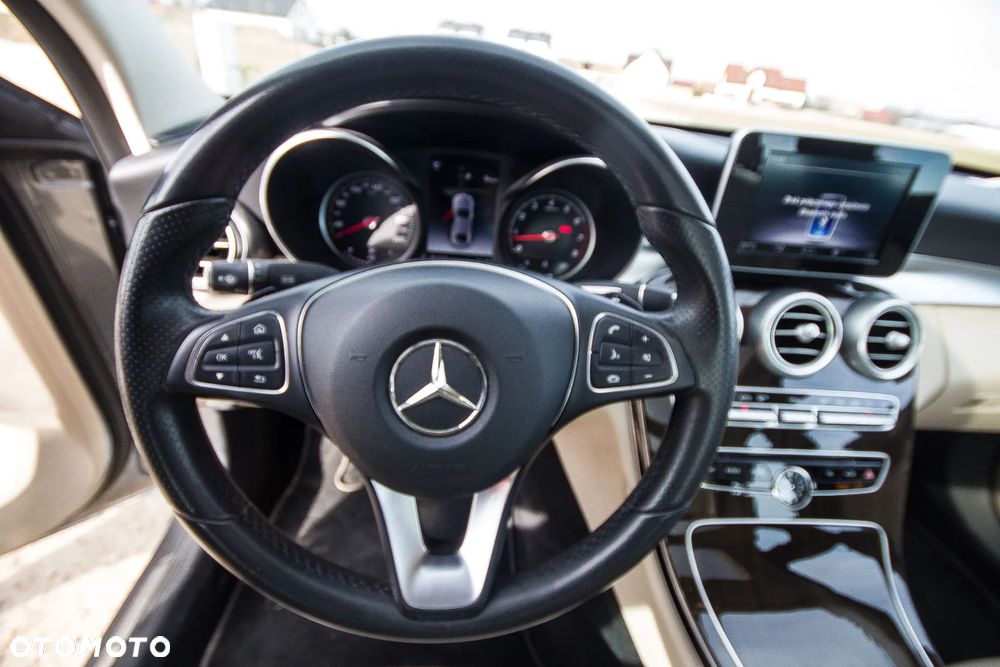 Mercedes-Benz Klasa C 300 9G-TRONIC Exclusive - 13