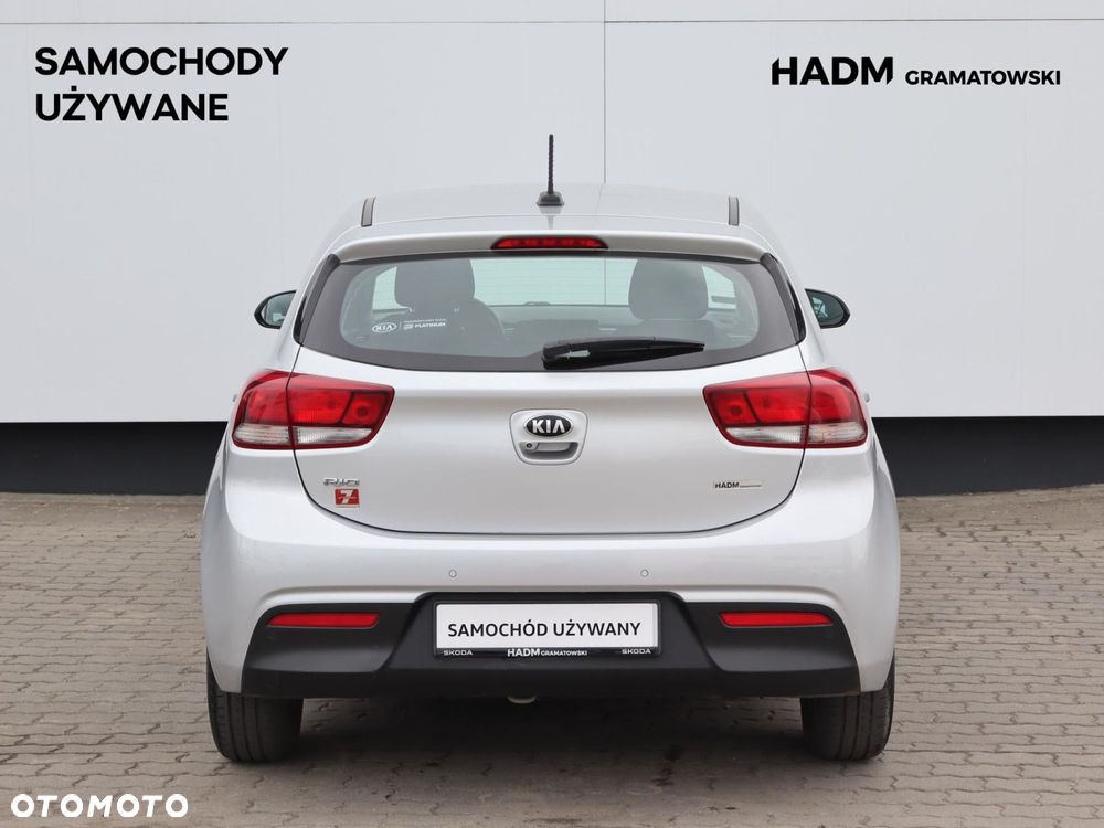 Kia Rio 1.2 L - 20