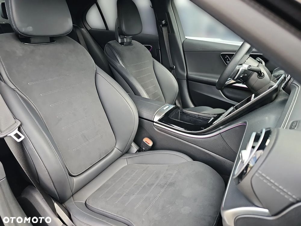 Mercedes-Benz Klasa C 200 4Matic 9G-TRONIC AMG Line - 14