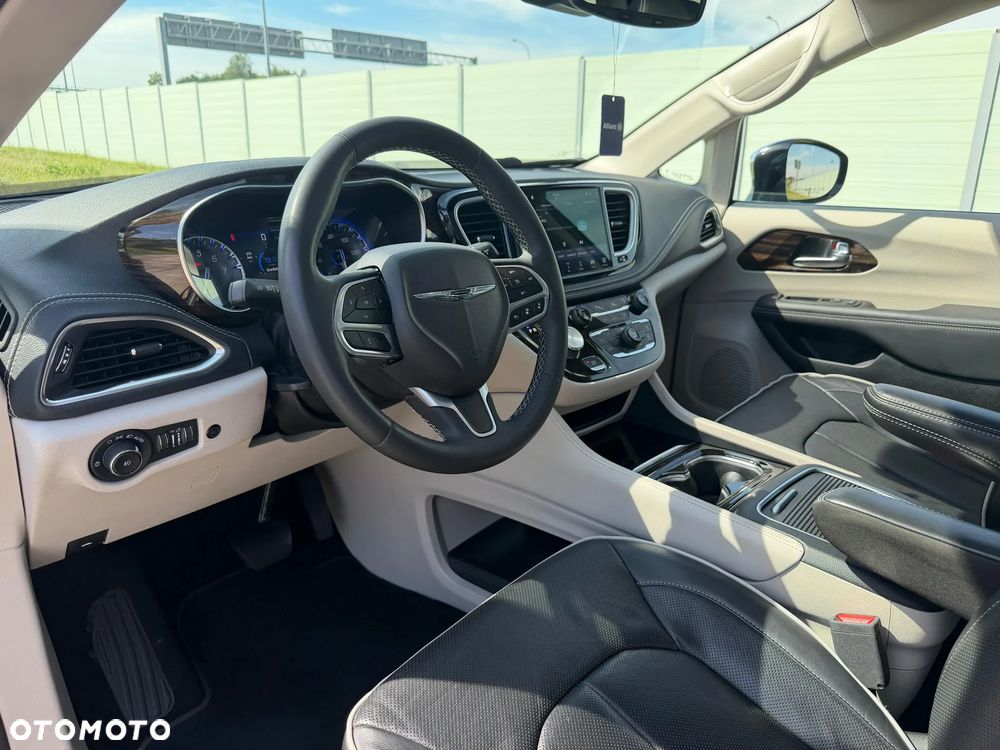 Chrysler Pacifica - 9