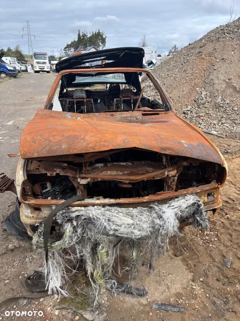 KAROSERIA TYŁ LAMPY KLAPA ZDERZAK BMW E30 - 8