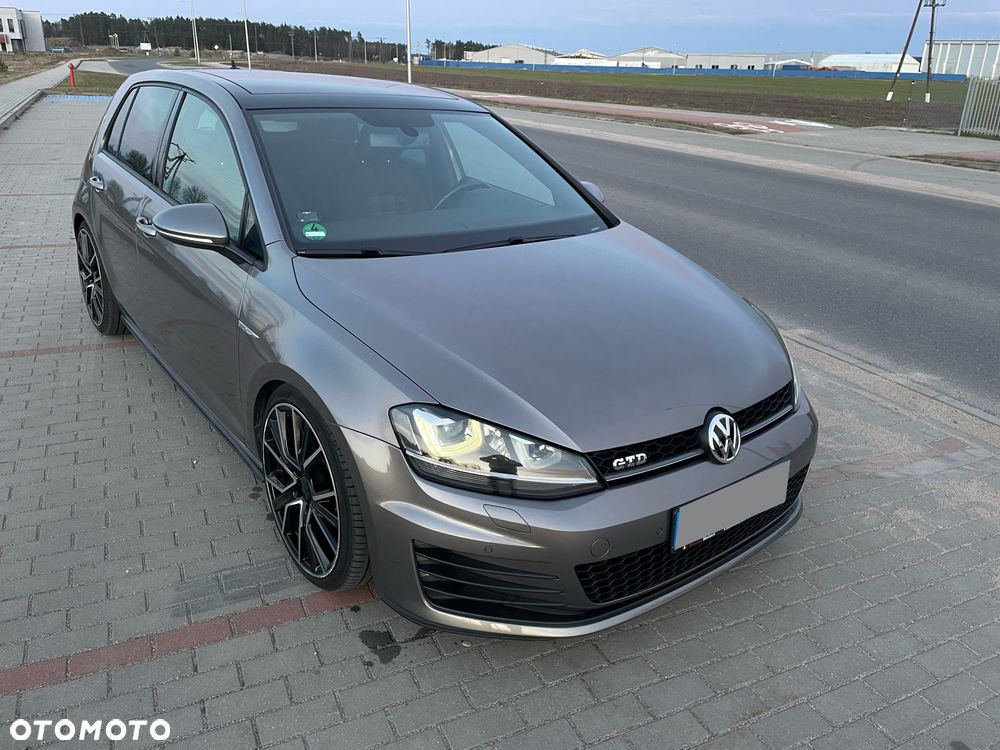 Volkswagen Golf - 31