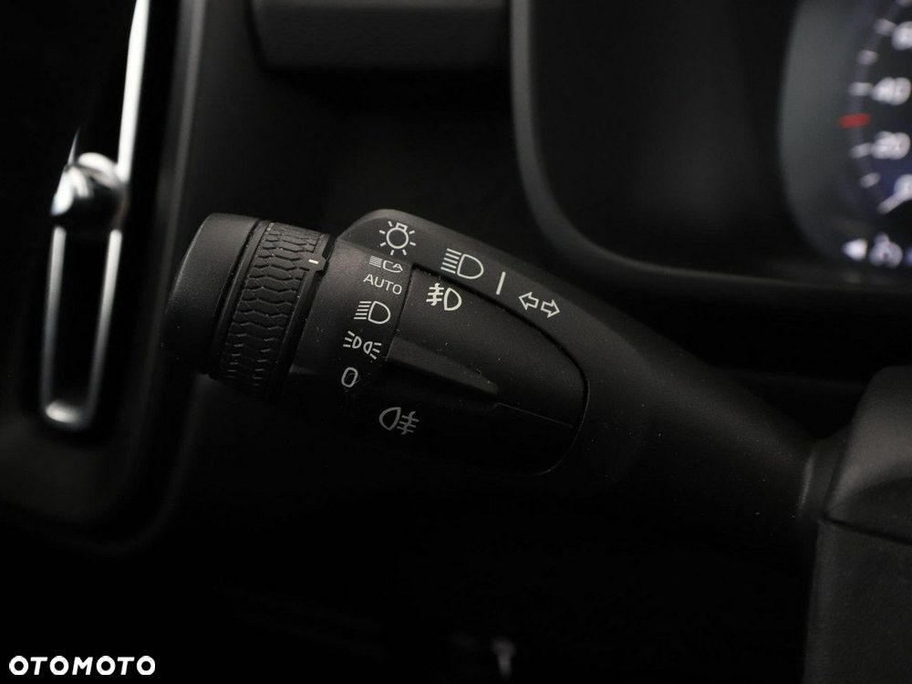 Volvo XC 40 T2 Momentum Core - 35