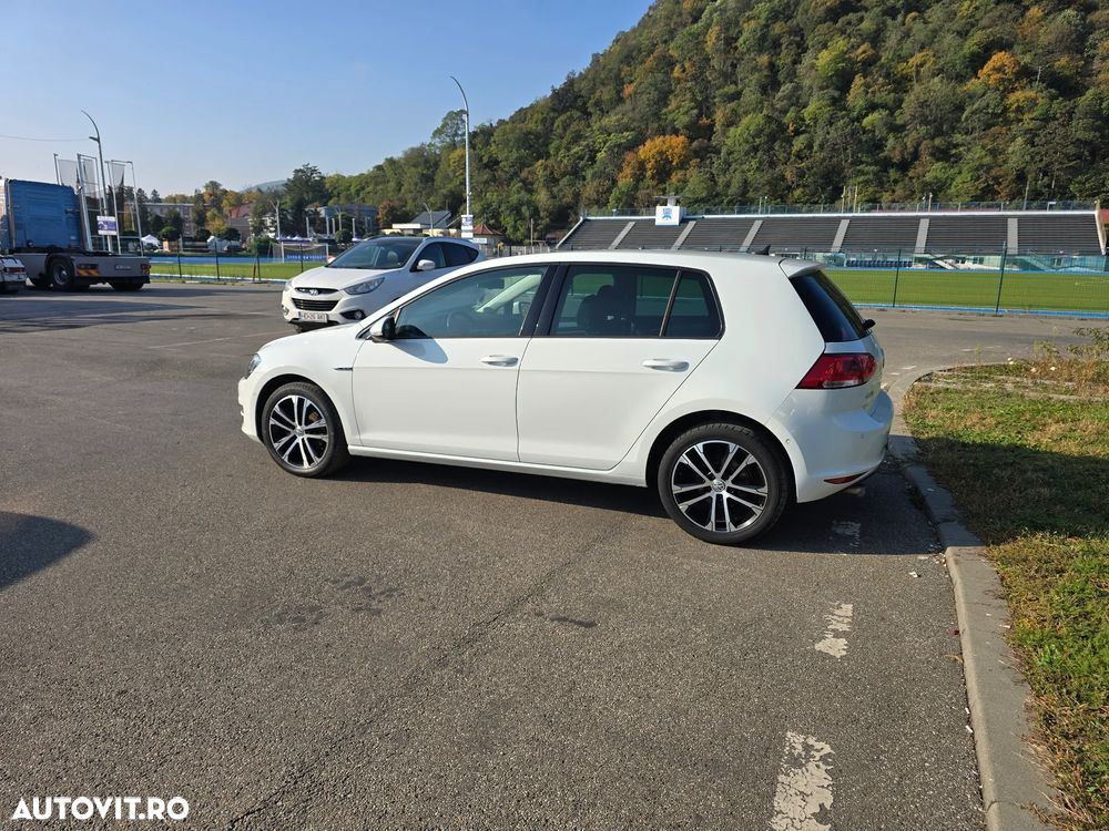 Volkswagen Golf - 3