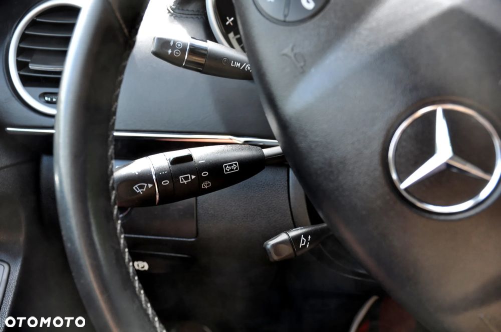 Mercedes-Benz GL 350 CDI - 40