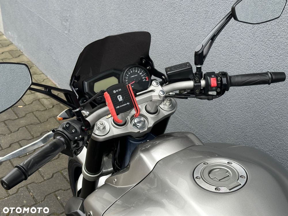 Yamaha FZ - 19