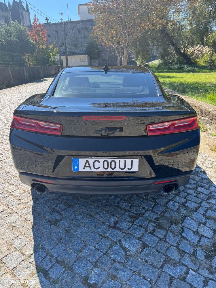 Chevrolet Camaro Coupe 2.0 Aut. - 27