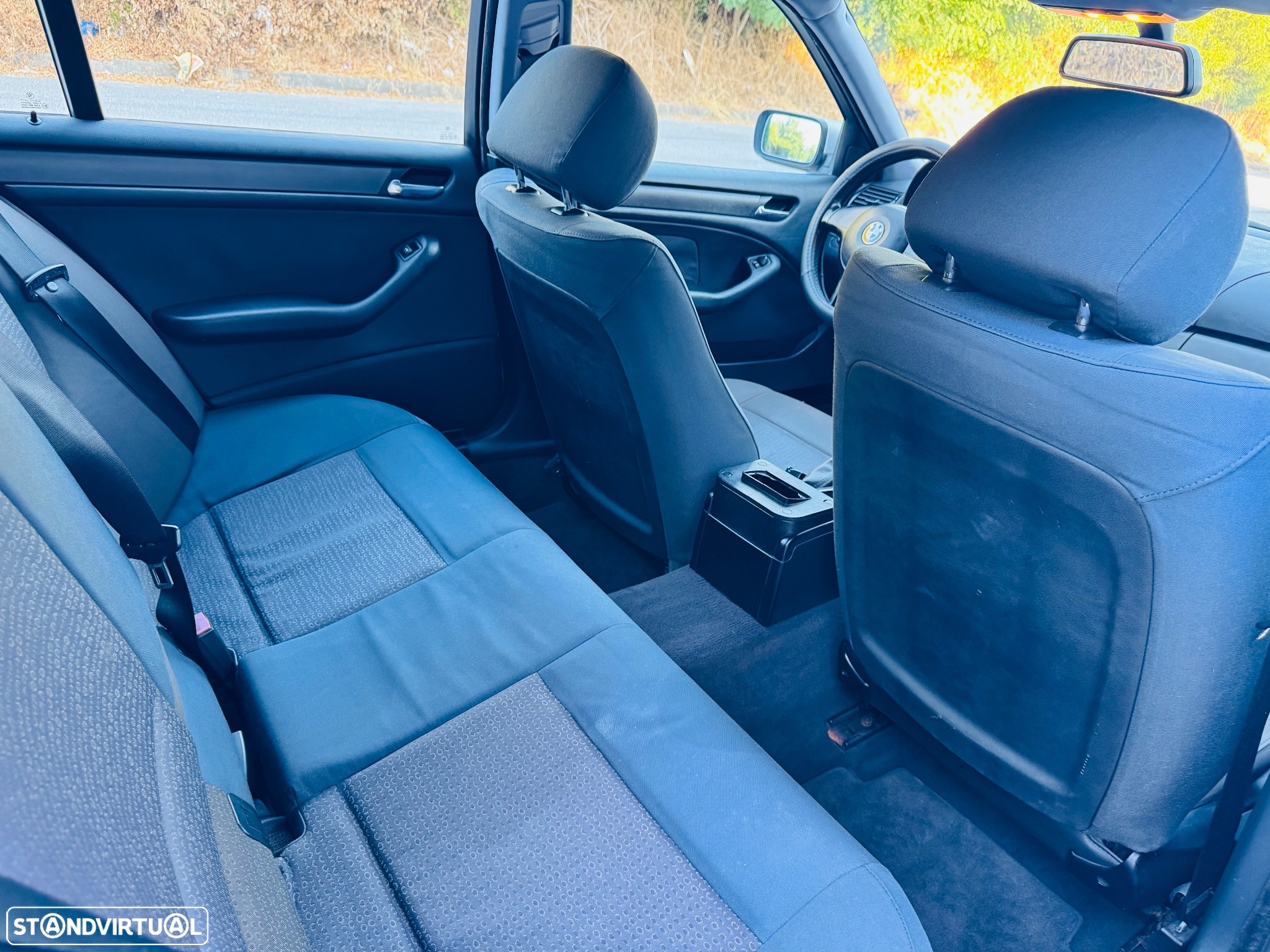 BMW 318 i Touring - 8