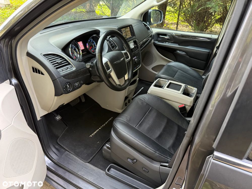 Chrysler Town & Country 3.6 Touring - 9