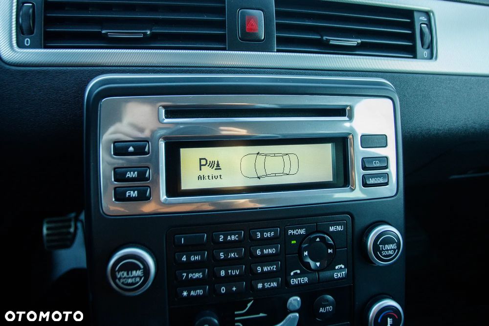 Volvo V70 2.5T R-Design Summum - 30