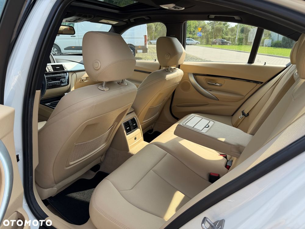 BMW Seria 3 328i Sport-Aut Sport Line - 13
