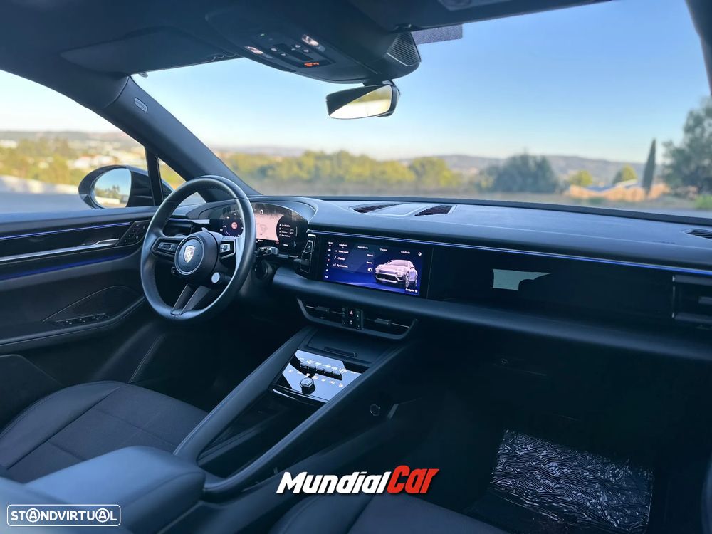 Porsche Macan Electric 4 - 21