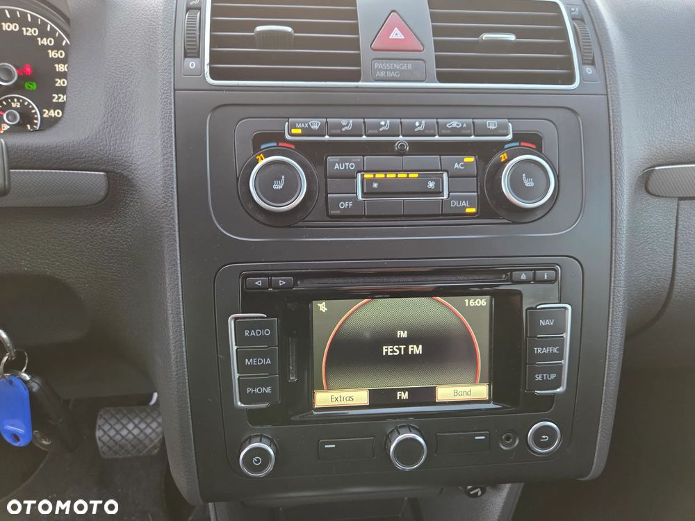 Volkswagen Touran 2.0 TDI DPF DSG MATCH - 18