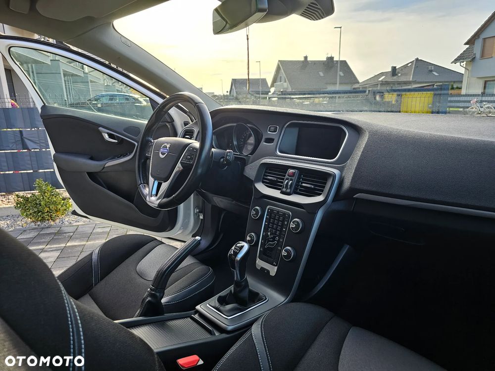 Volvo V40 D3 Momentum - 17