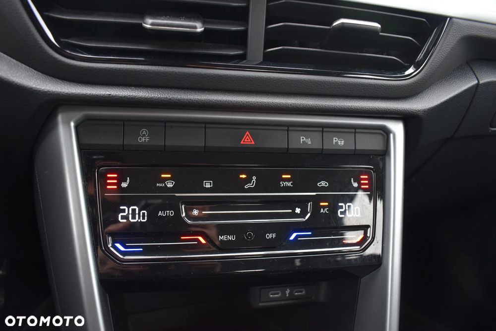 Volkswagen T-Roc 1.5 TSI Life - 29