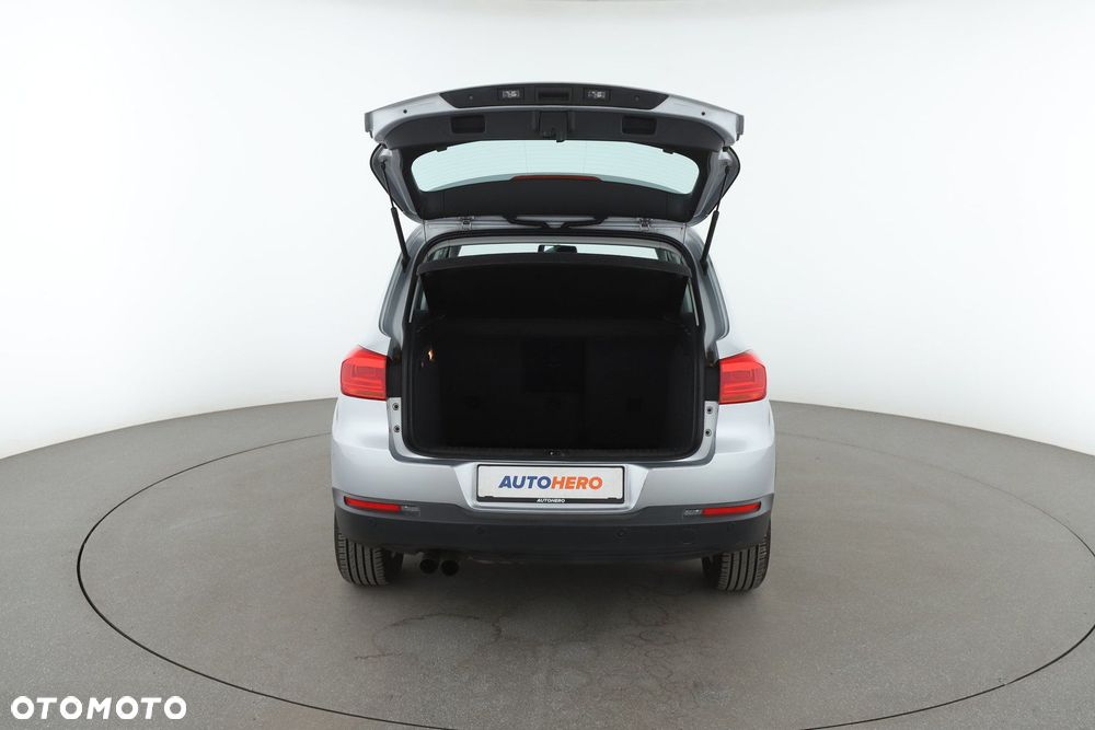 Volkswagen Tiguan - 26