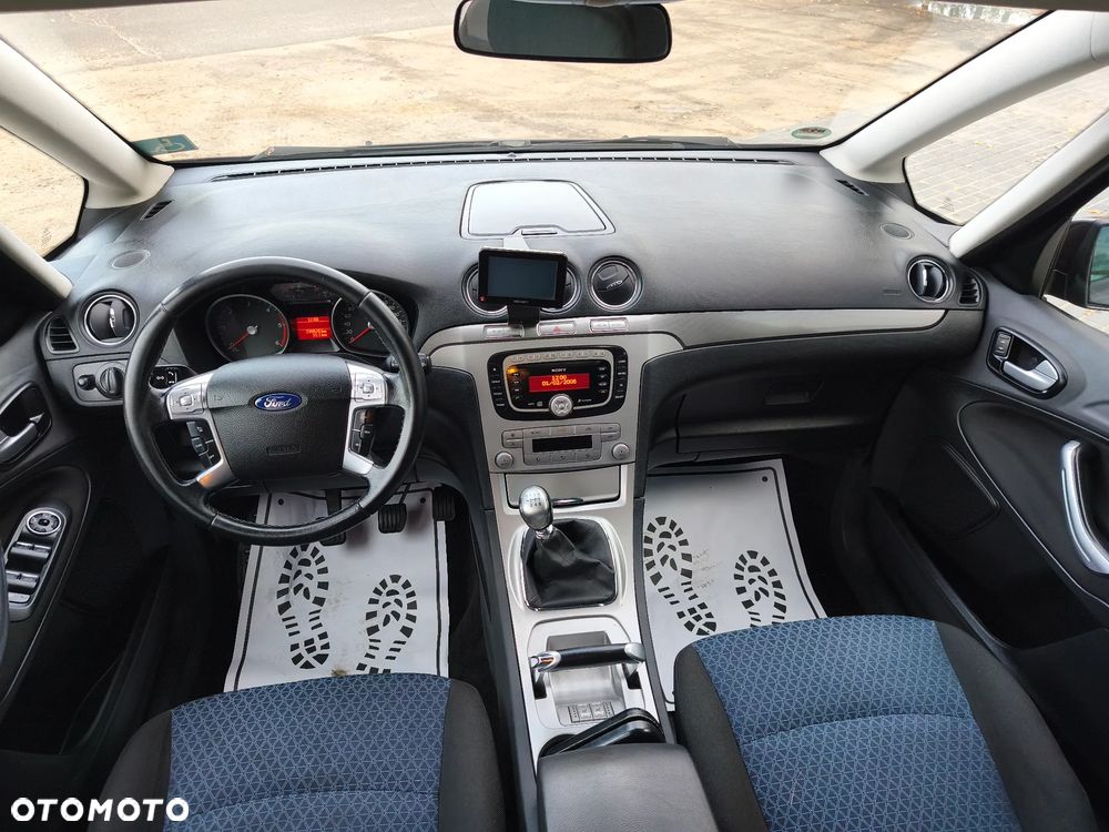 Ford Galaxy 2.0 TDCi Ambiente - 24