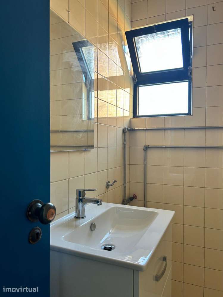 Quarto - localizado em Aveiro - Grande imagem: 2/9
