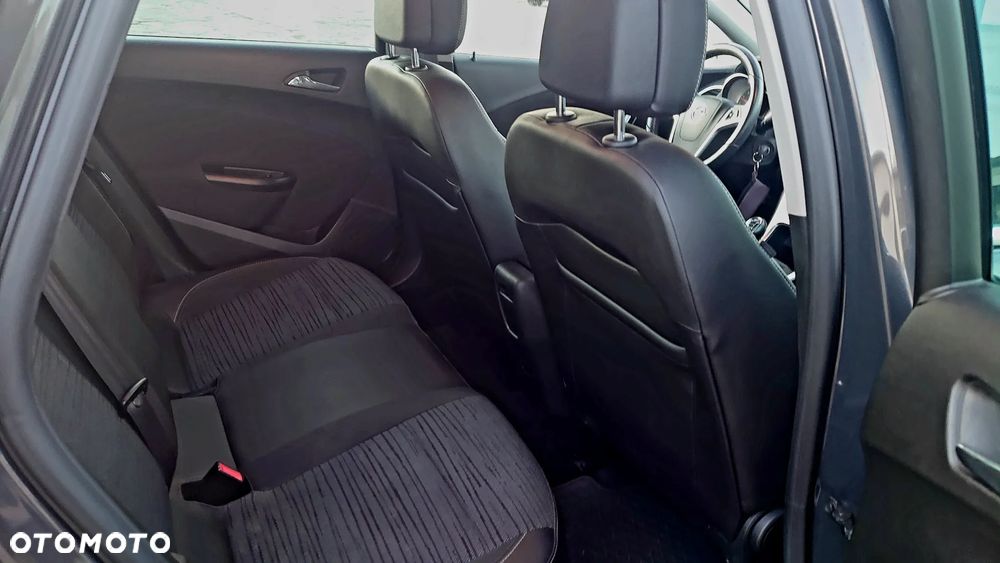 Opel Astra 1.4 Turbo Exklusiv - 28