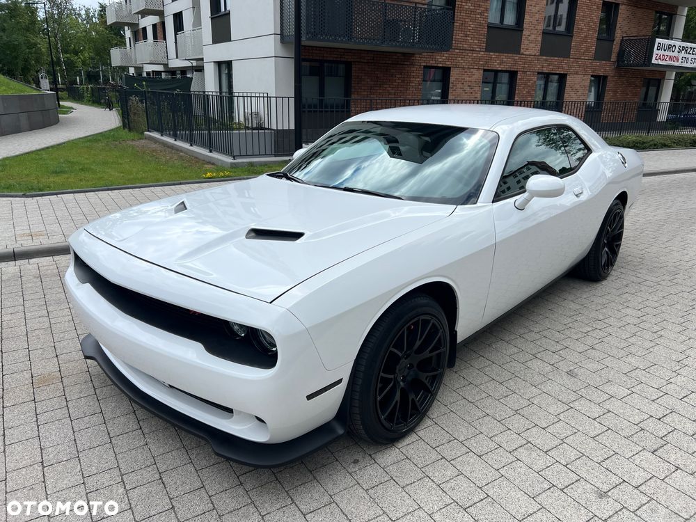 Dodge Challenger - 1
