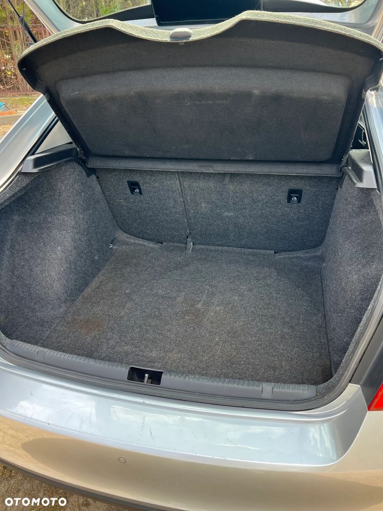 Skoda RAPID 1.6 TDI DPF Ambition - 12