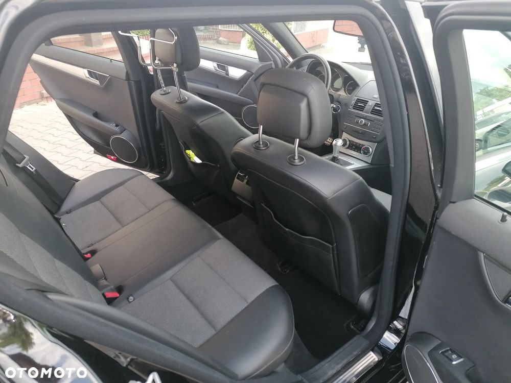 Mercedes-Benz Klasa C 220 CDI DPF (BlueEFFICIENCY) Avantgarde - 14