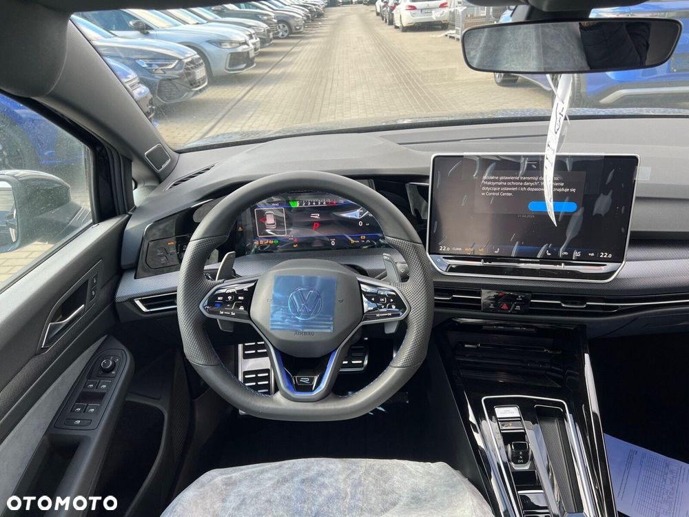 Volkswagen Golf - 8