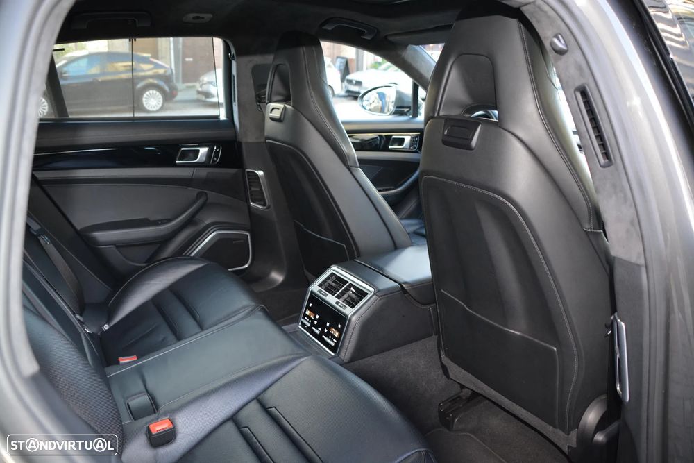 Porsche Panamera Sport Turismo Turbo S E-Hybrid - 39