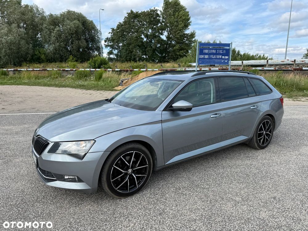 Skoda Superb 2.0 TDI Premium Edition - 1