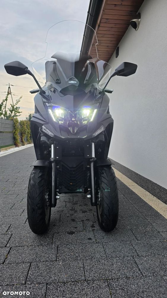 Kymco CV3 - 9