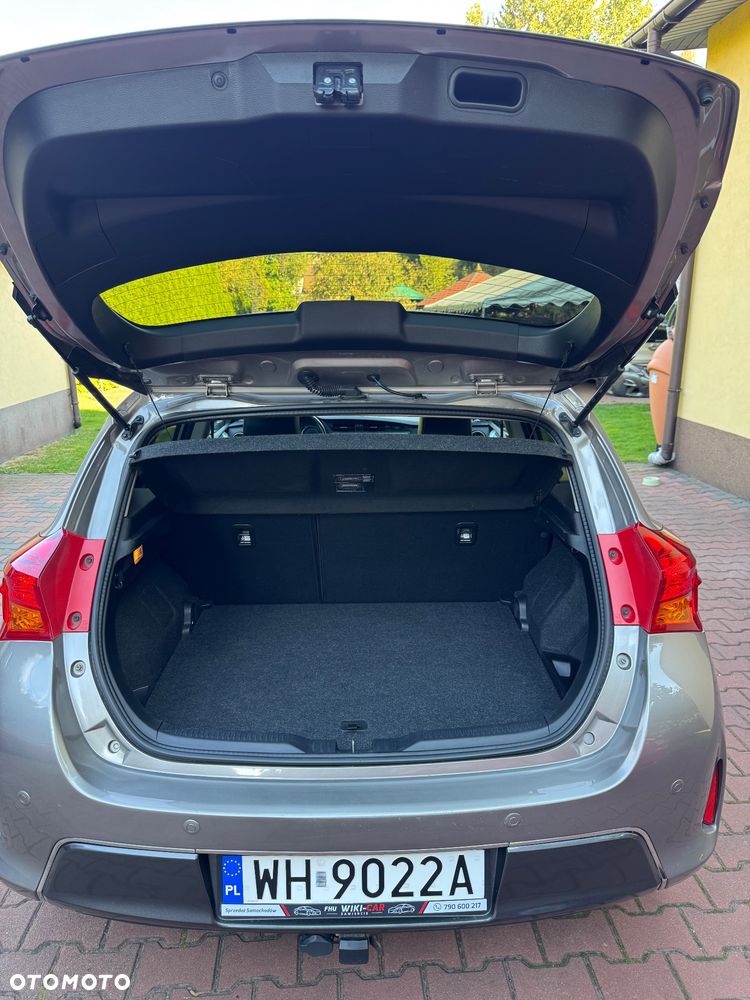 Toyota Auris 1.8 HSD Luna - 30
