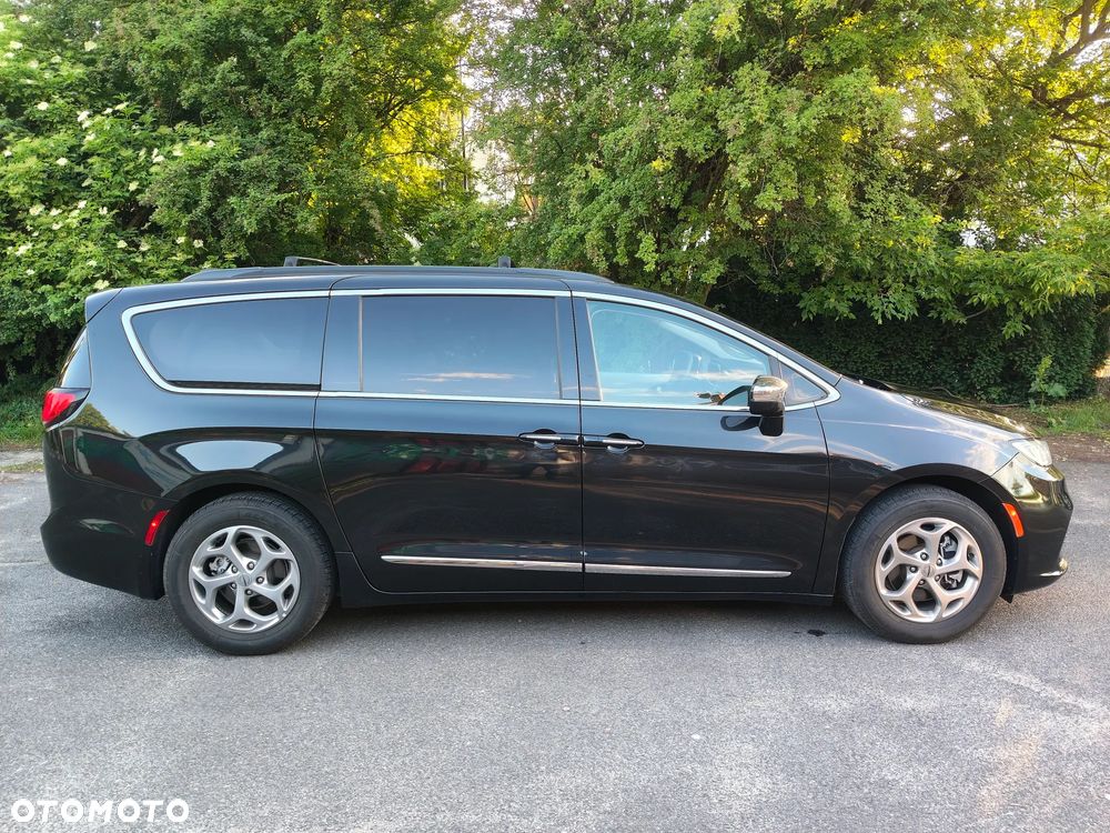 Chrysler Pacifica - 5