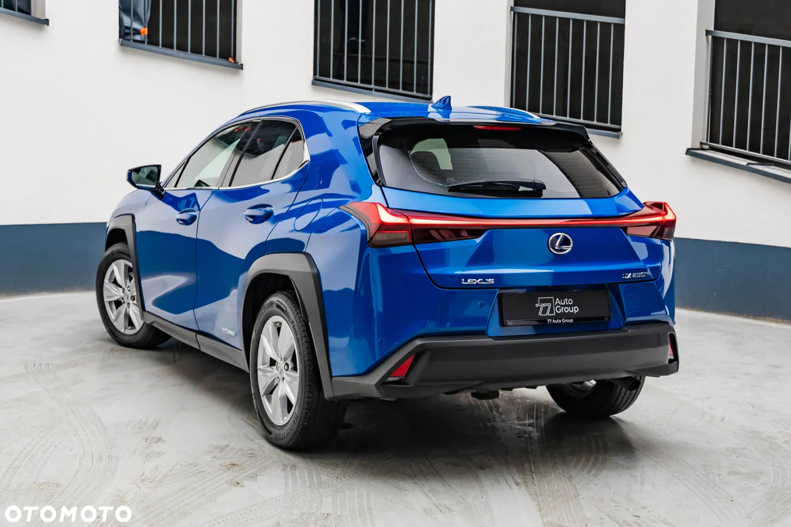 Lexus UX - 4