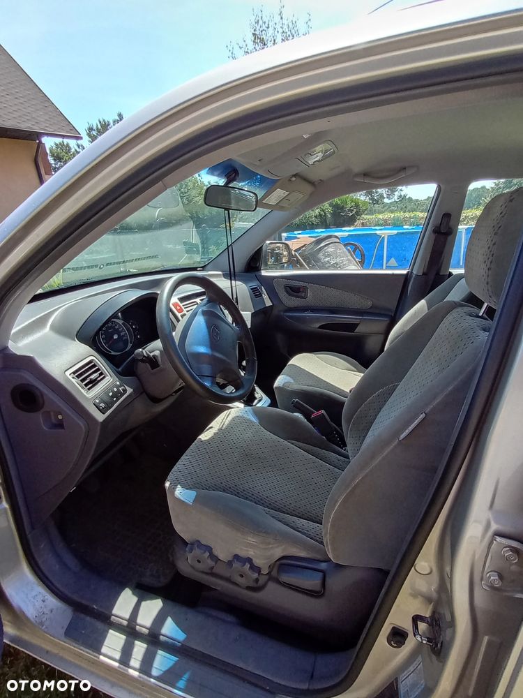 Hyundai Tucson 2.0 Comfort 2WD - 5