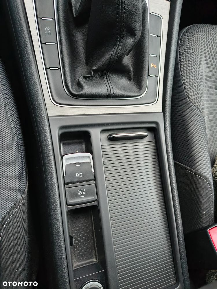 Volkswagen Golf 1.6 TDI BlueMotion Comfortline - 36
