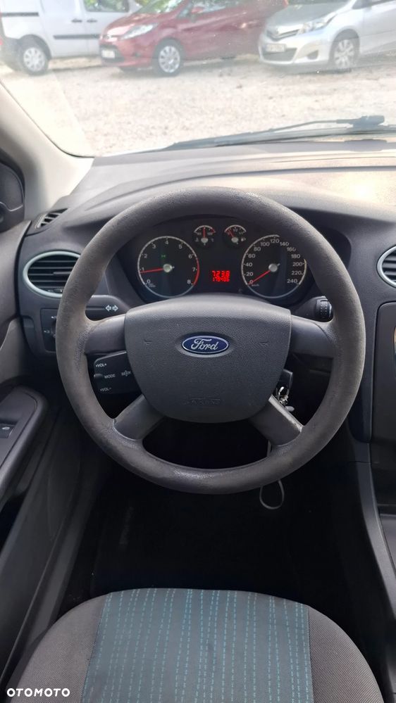Ford Focus 1.4 Ambiente - 18