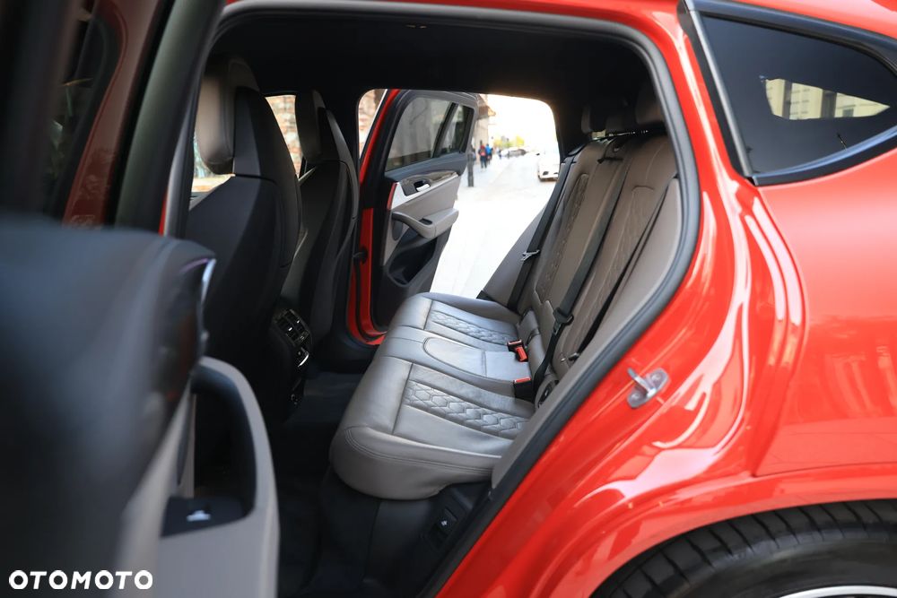 BMW X4 M - 12