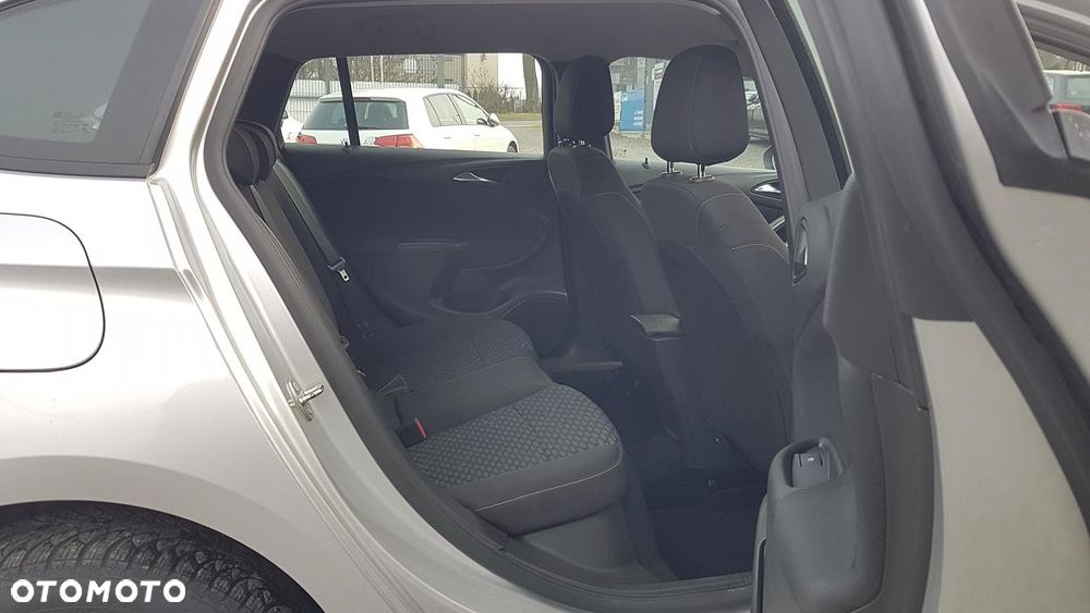 Opel Astra 1.6 CDTI Essentia - 31