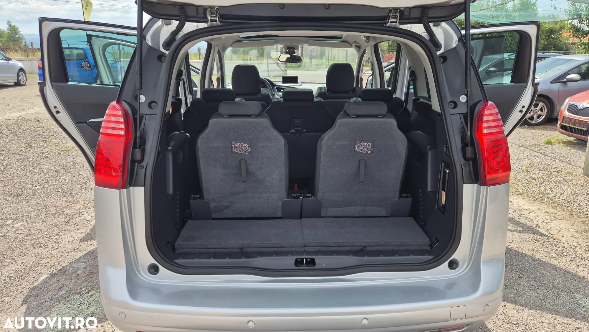 Peugeot 5008 HDI FAP 150 Premium - 11