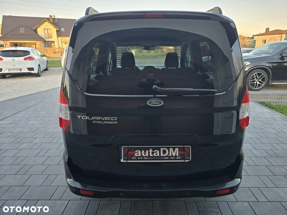 Ford Tourneo Courier - 8