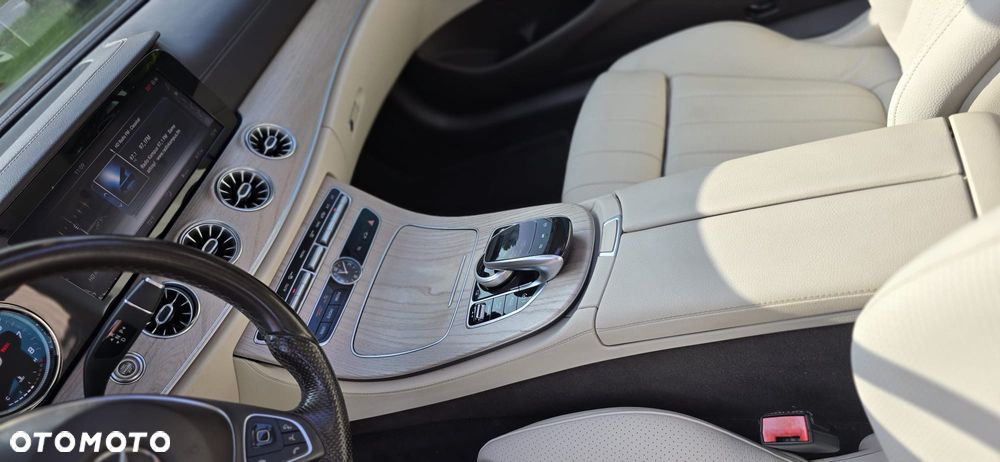 Mercedes-Benz Klasa E 400 - 24