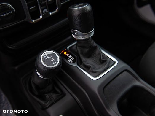 Jeep Wrangler - 30