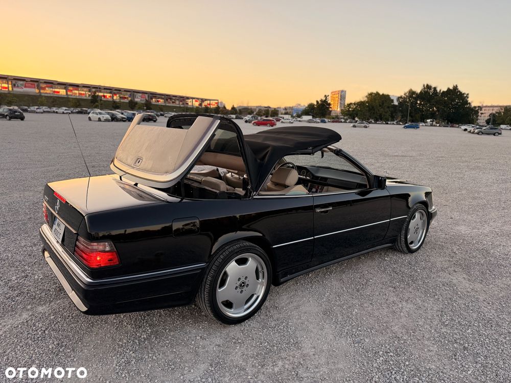 Mercedes-Benz Klasa E 320 - 33