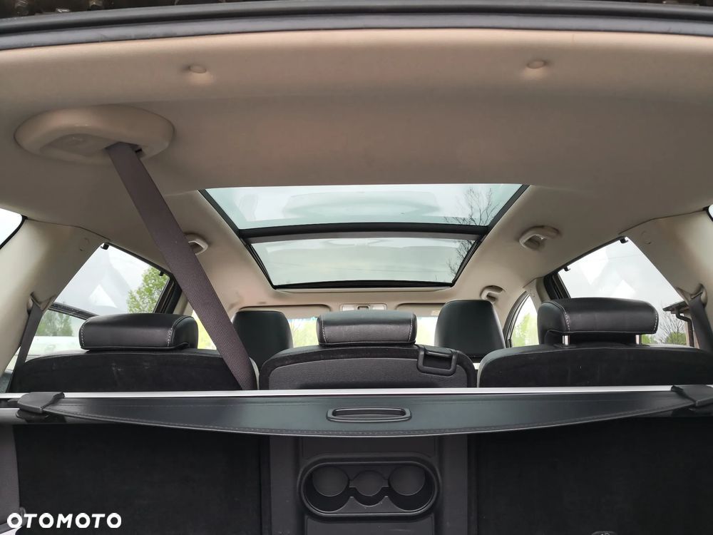 Kia Carens 1.7 CRDi 136 Dream Team Edition - 31