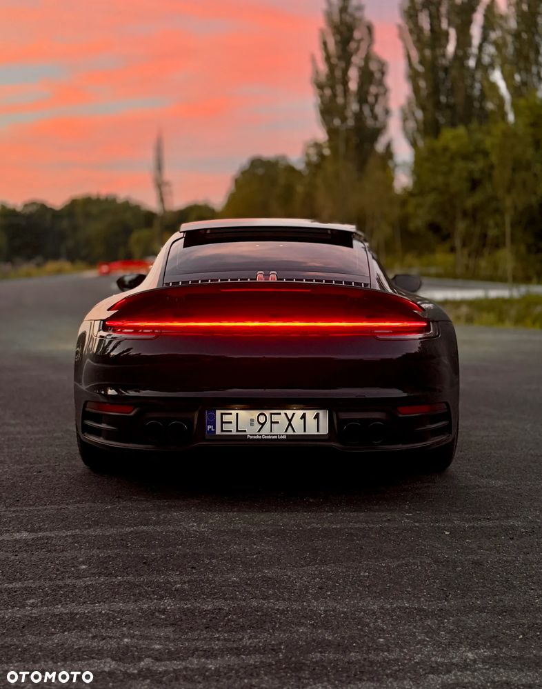 Porsche 911 Carrera 4S - 25